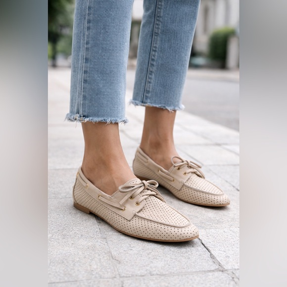 Dolce Vita Shoes - Dolce Vita Lakin Loafers Ivory Perforated Leather Boat Classic Lace-Up Flats